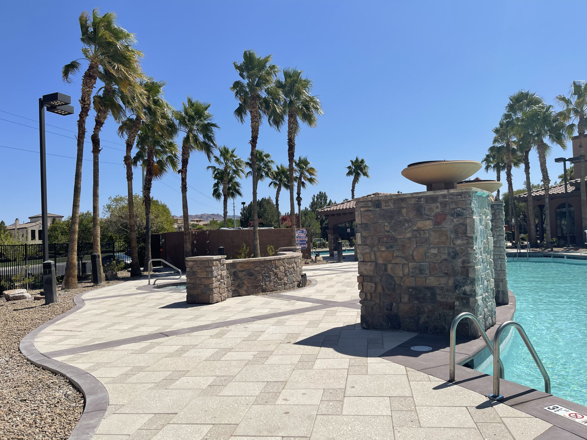 Lovely Las Vegas Pool Decking.<br />
